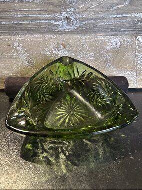 Hazel-Atlas glass ashtray green